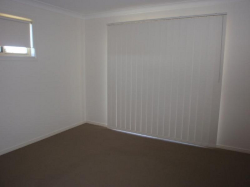 8 Berthun Street, Emerald QLD 4720