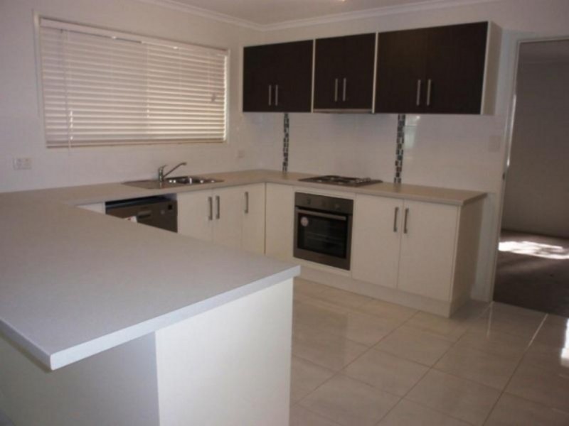105 Roberts Street, Emerald QLD 4720