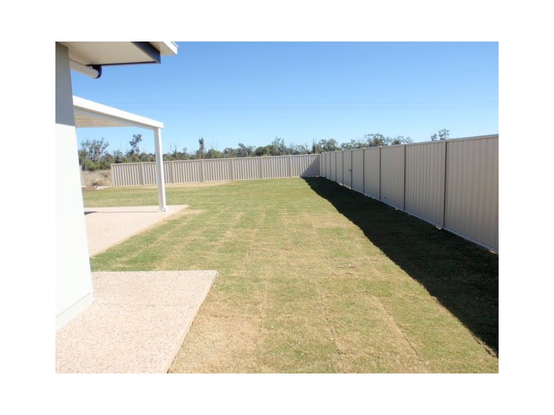 7 Newman Drive, Emerald QLD 4720