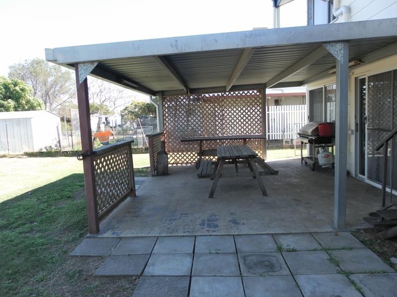 27 Stower Street, Blackwater QLD 4717