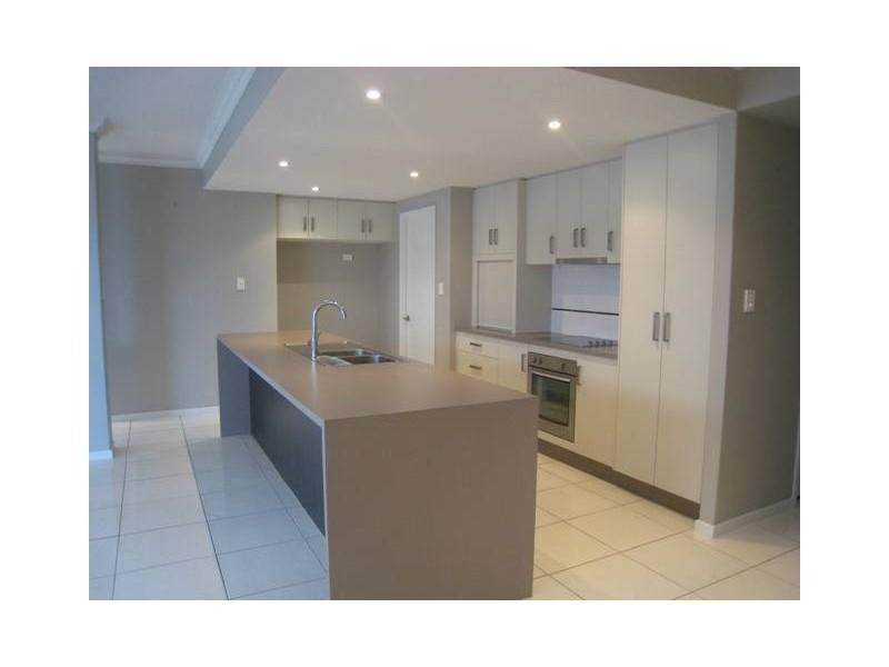 17 Desgrand Street, Emerald QLD 4720