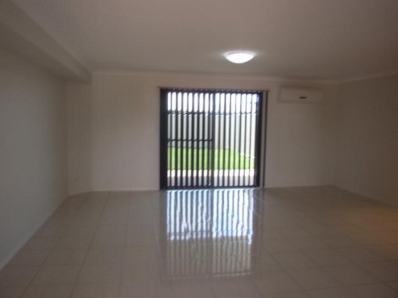 3/38 Long Street, Emerald QLD 4720