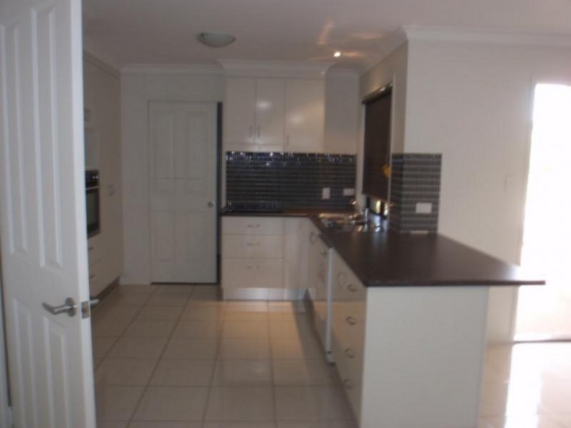 3/38 Long Street, Emerald QLD 4720