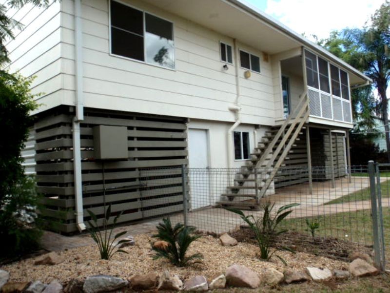 30 Colleen Ave, Emerald QLD 4720