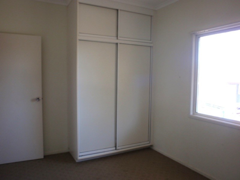 30 Colleen Ave, Emerald QLD 4720