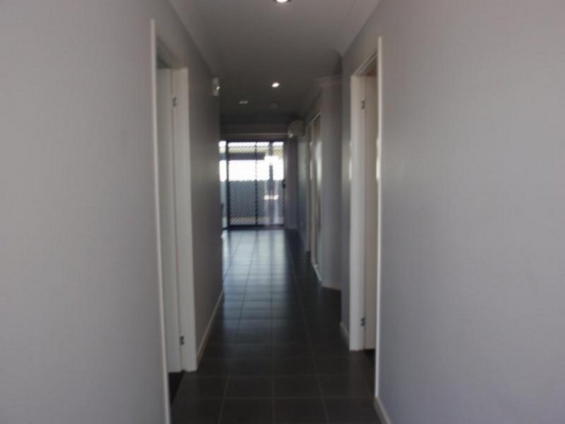 2/21 Moriarty Street, Emerald QLD 4720