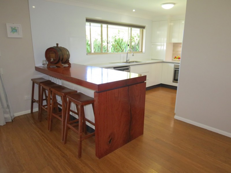16 Cowan Crescent, Emerald QLD 4720