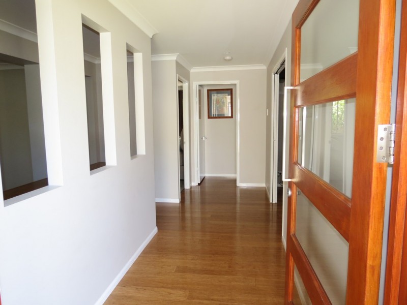16 Cowan Crescent, Emerald QLD 4720