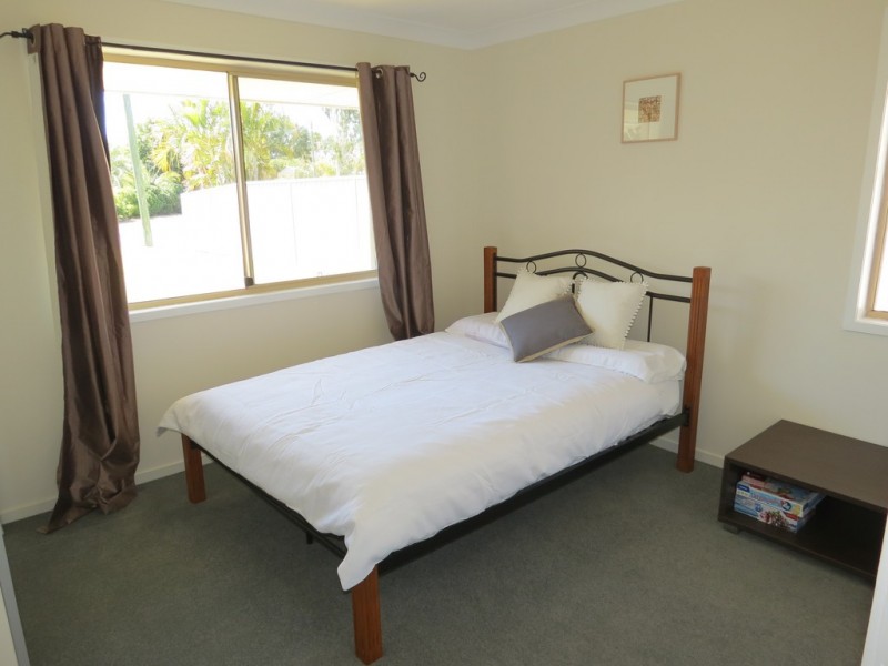 16 Cowan Crescent, Emerald QLD 4720