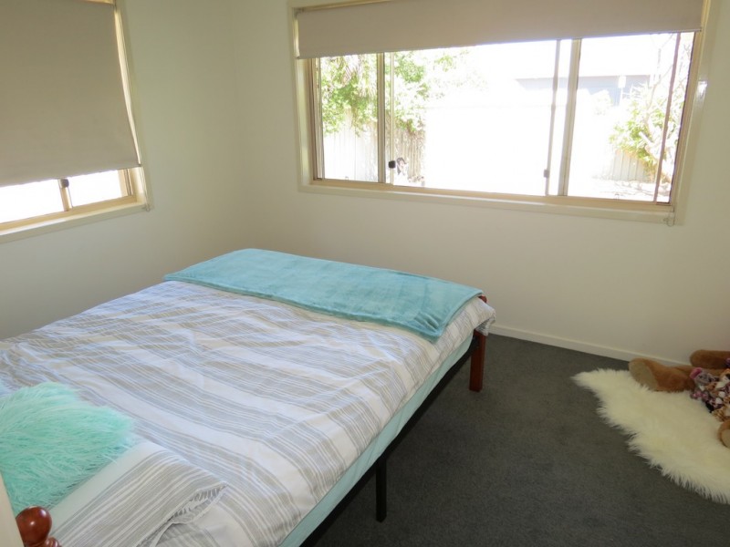 16 Cowan Crescent, Emerald QLD 4720