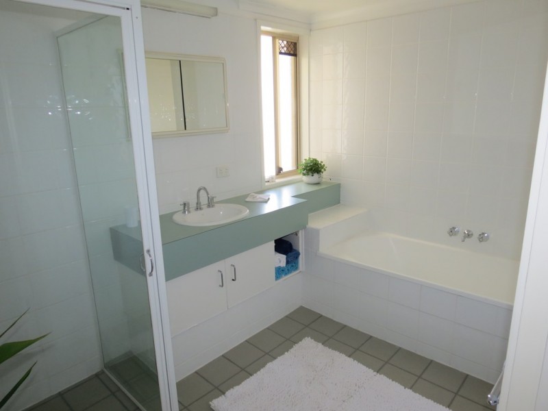 16 Cowan Crescent, Emerald QLD 4720