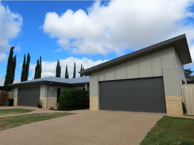 13B Mooney Crescent, Emerald QLD 4720