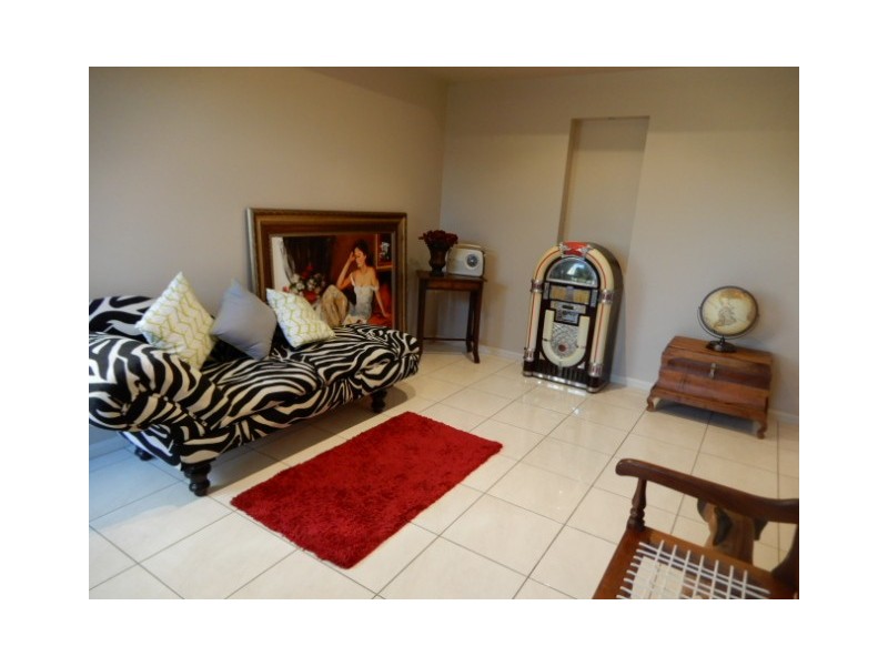 13B Mooney Crescent, Emerald QLD 4720