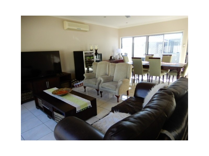 13B Mooney Crescent, Emerald QLD 4720