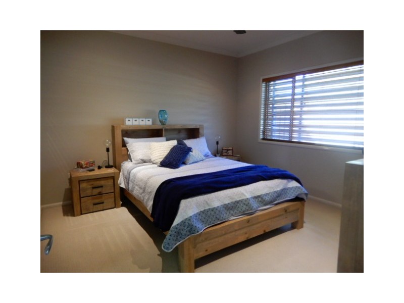 13B Mooney Crescent, Emerald QLD 4720