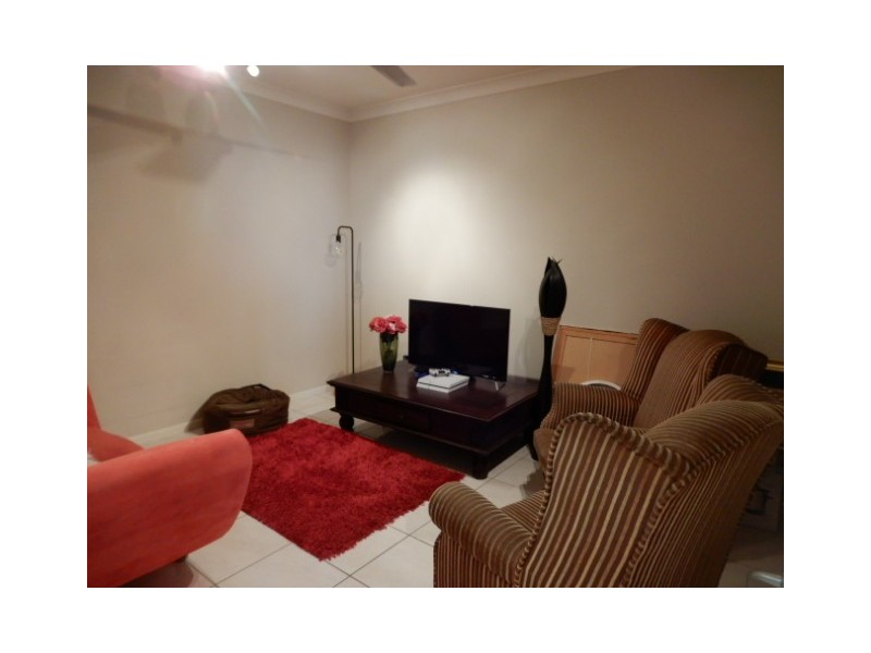 13B Mooney Crescent, Emerald QLD 4720