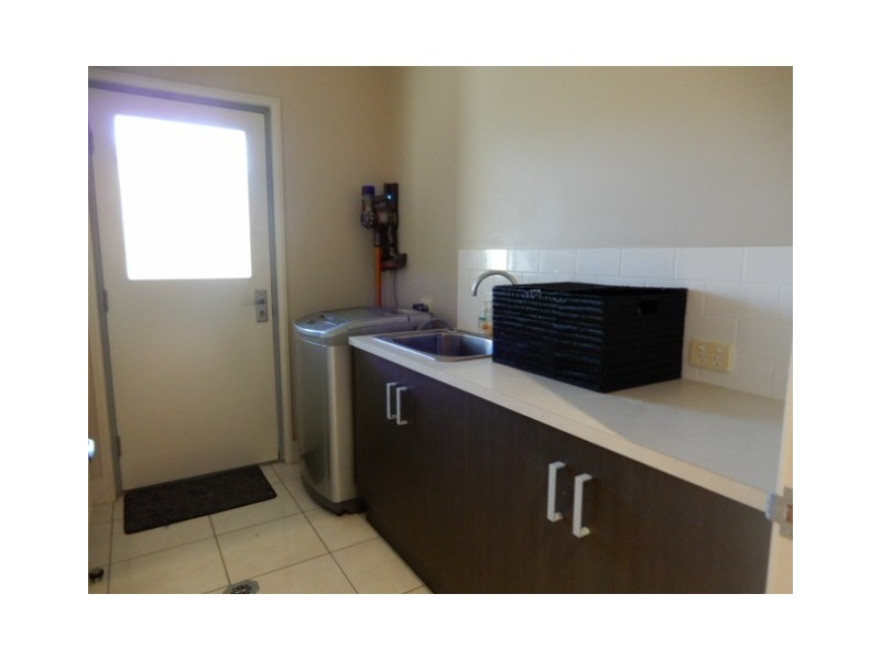 13B Mooney Crescent, Emerald QLD 4720
