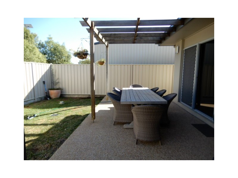 13B Mooney Crescent, Emerald QLD 4720