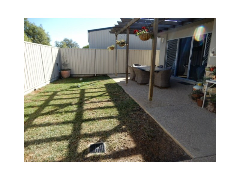 13B Mooney Crescent, Emerald QLD 4720