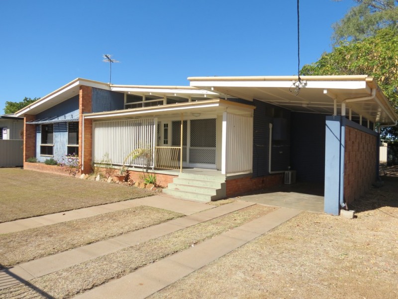 54 Theresa Street, Emerald QLD 4720