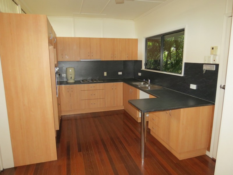 54 Theresa Street, Emerald QLD 4720