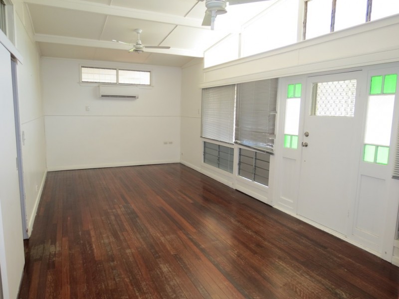 54 Theresa Street, Emerald QLD 4720