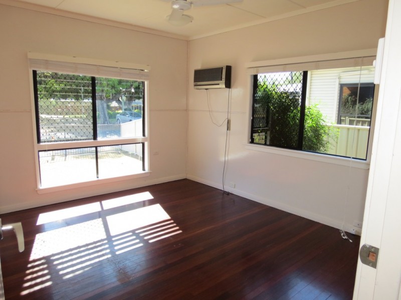 54 Theresa Street, Emerald QLD 4720