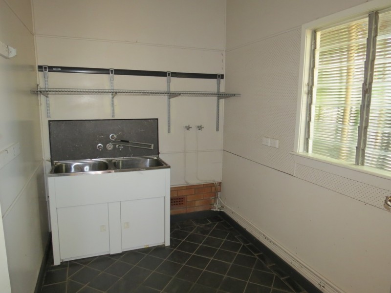 54 Theresa Street, Emerald QLD 4720