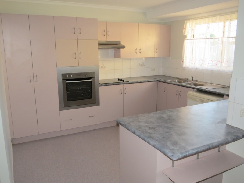 30 White Street, Emerald QLD 4720