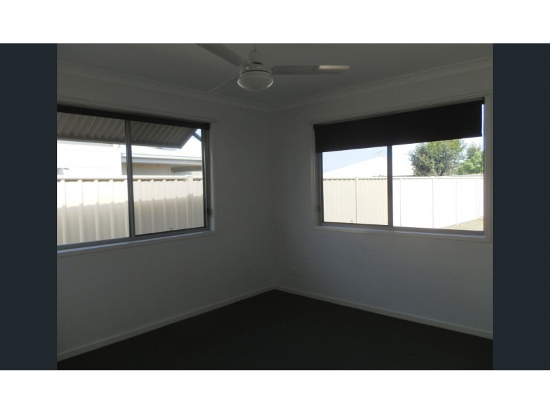 1/7 Calderwood Street, Emerald QLD 4720