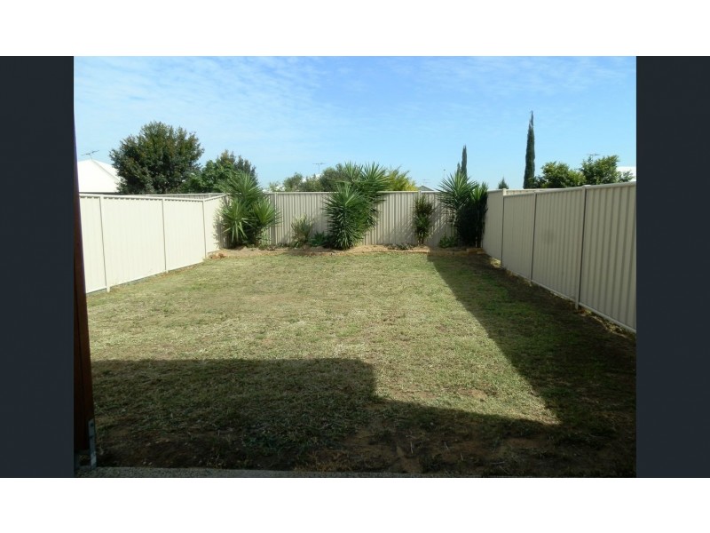1/7 Calderwood Street, Emerald QLD 4720