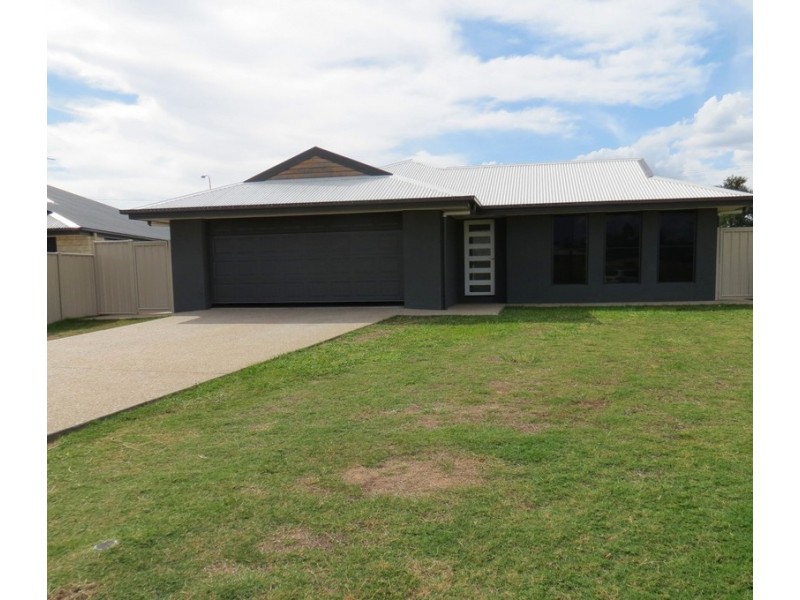 7 Blue Gum Drive, Emerald QLD 4720