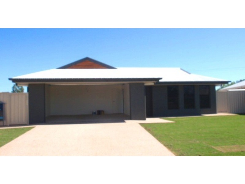 7 Blue Gum Drive, Emerald QLD 4720