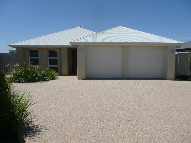 1/10 Wright Street, Emerald QLD 4720