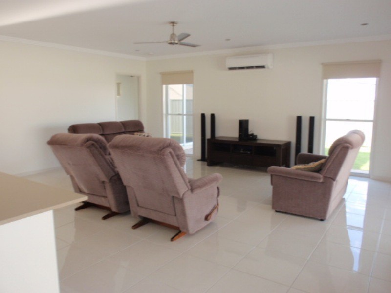 1/10 Wright Street, Emerald QLD 4720