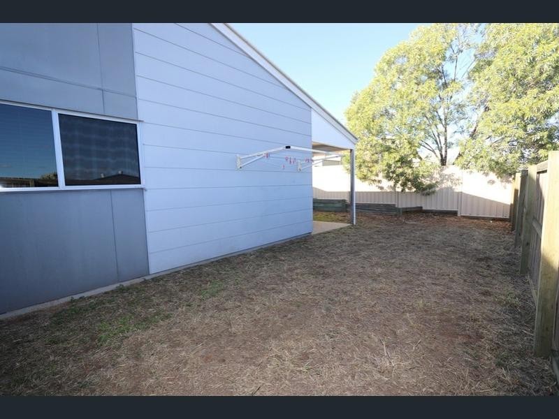 26/8 Hillcrest Street, Emerald QLD 4720