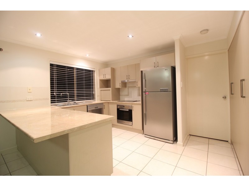 1/14 Mayfair Drive, Emerald QLD 4720