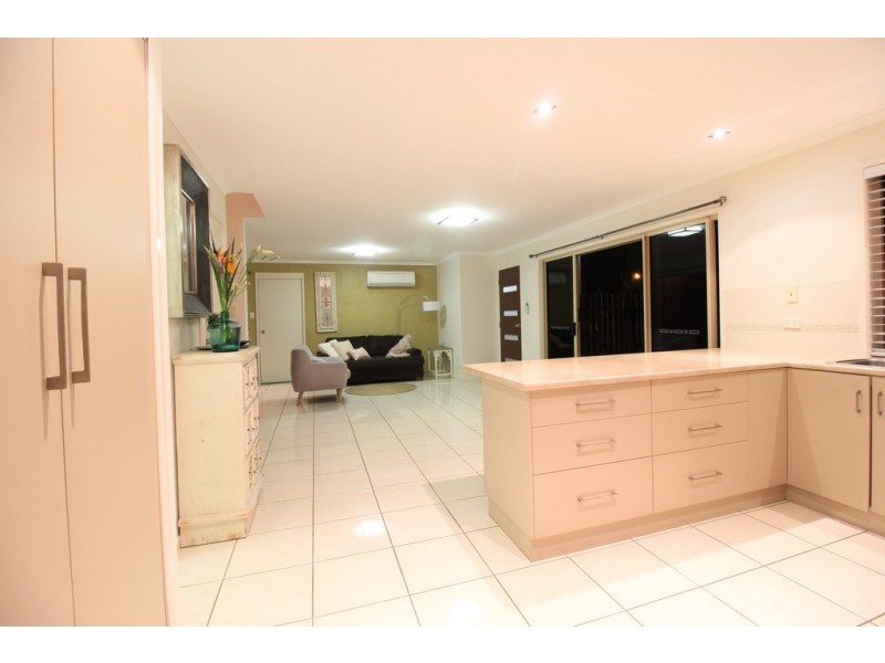 1/14 Mayfair Drive, Emerald QLD 4720