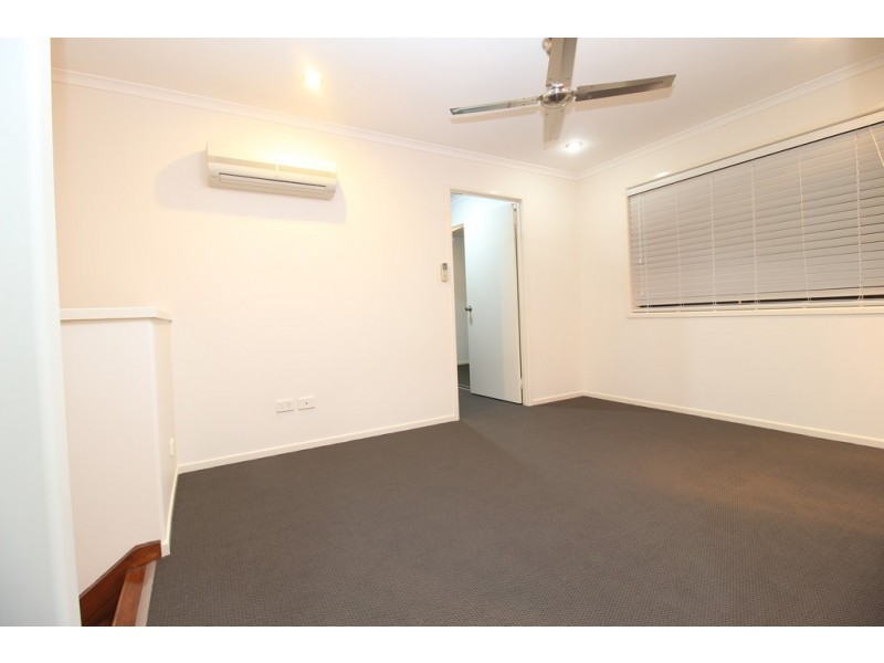 1/14 Mayfair Drive, Emerald QLD 4720