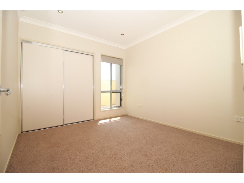 15 Berthun Street, Emerald QLD 4720