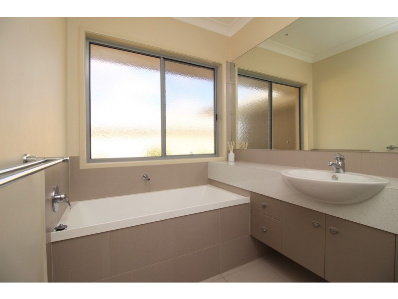 15 Berthun Street, Emerald QLD 4720
