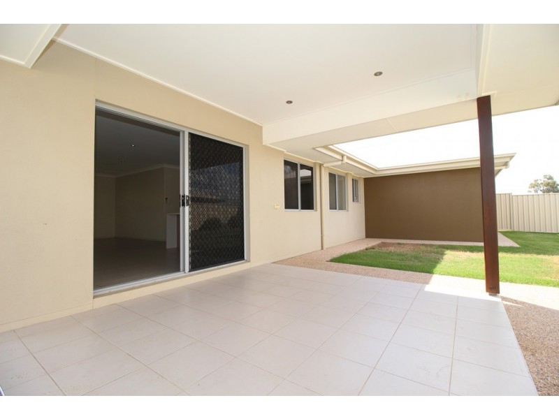 15 Berthun Street, Emerald QLD 4720