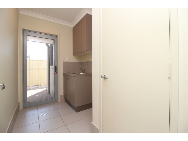 15 Berthun Street, Emerald QLD 4720