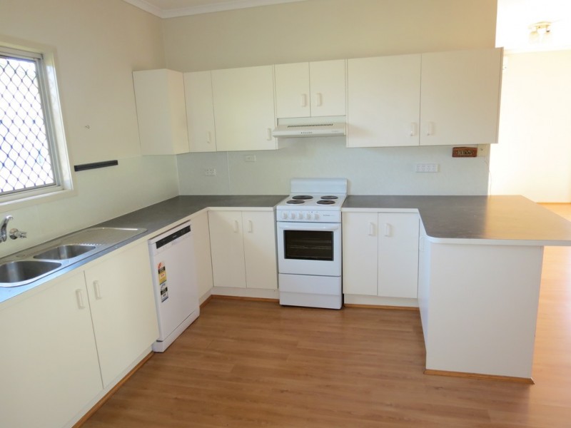 22 Bridgeman Street, Emerald QLD 4720