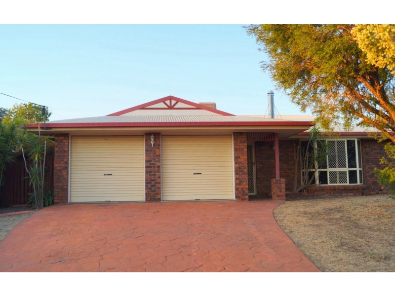 11 Cowan Crescent, Emerald QLD 4720