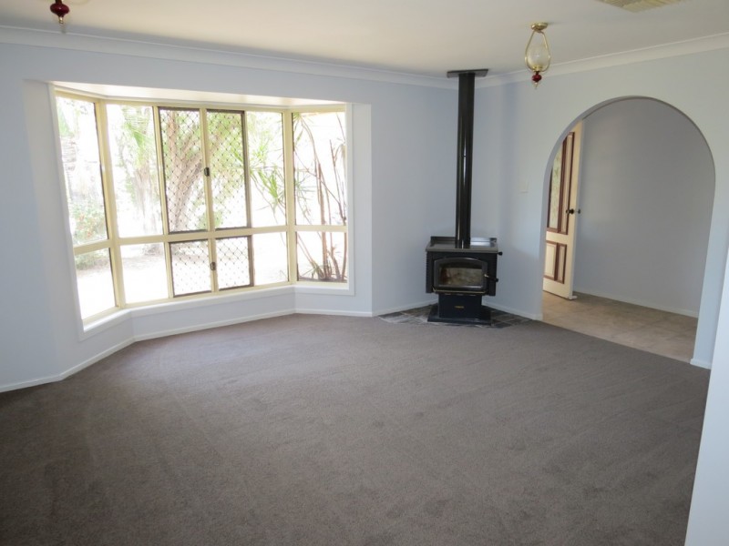 11 Cowan Crescent, Emerald QLD 4720