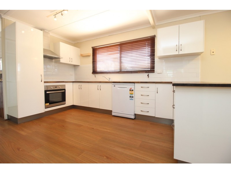 11 Retro Street, Capella QLD 4723