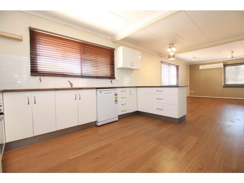 11 Retro Street, Capella QLD 4723