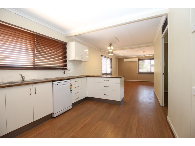 11 Retro Street, Capella QLD 4723