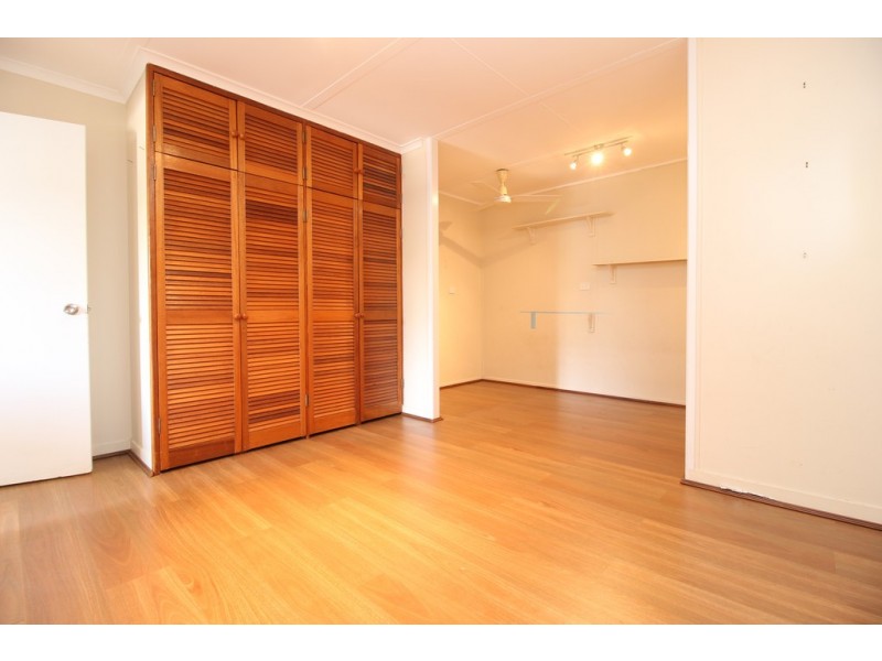 11 Retro Street, Capella QLD 4723